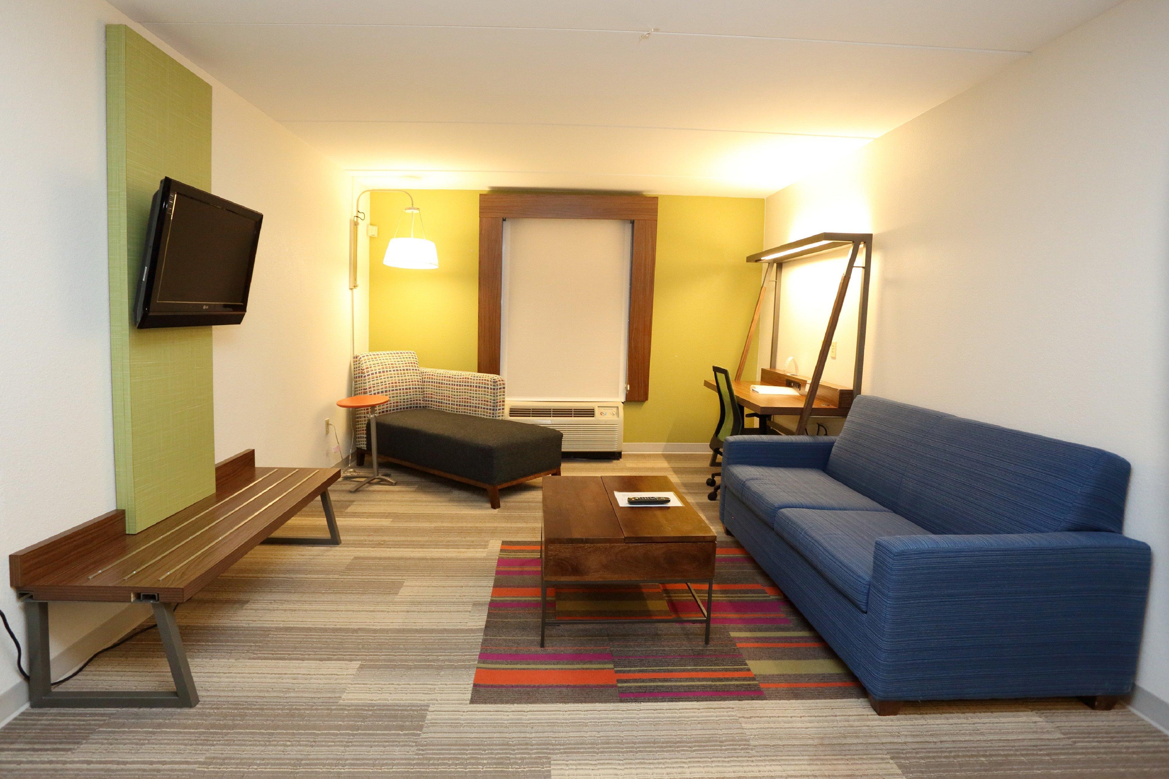 Holiday Inn Express & Suites Newport News, An Ihg Hotel Dış mekan fotoğraf