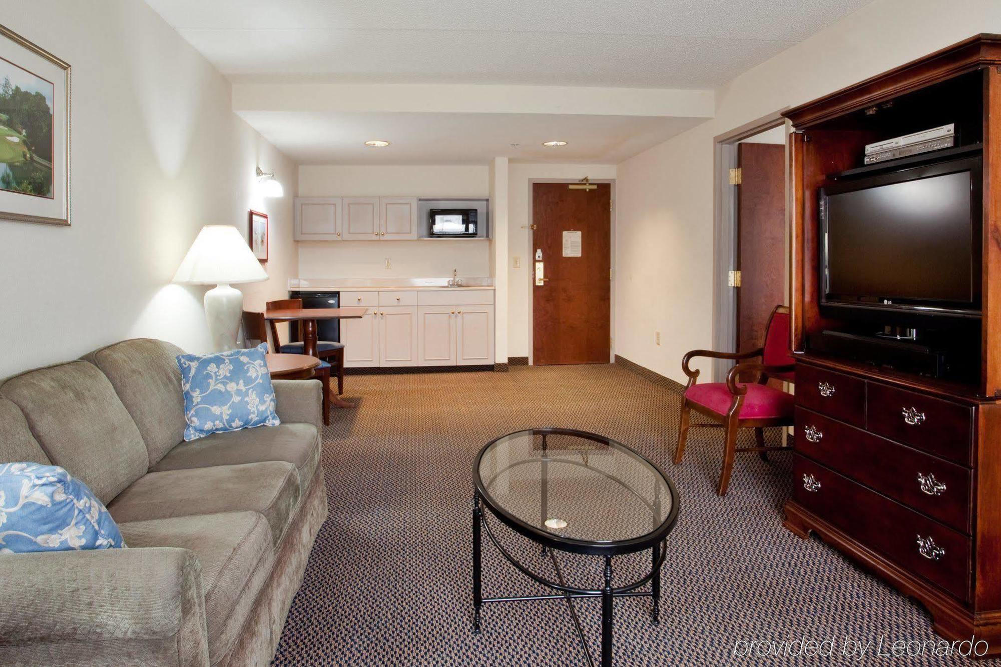 Holiday Inn Express & Suites Newport News, An Ihg Hotel Dış mekan fotoğraf