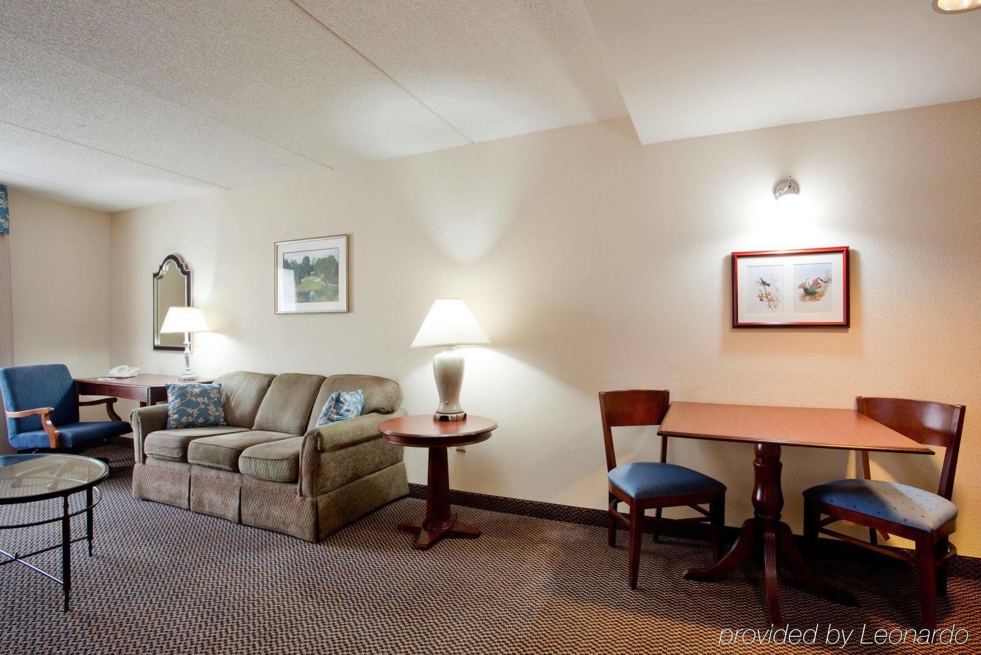 Holiday Inn Express & Suites Newport News, An Ihg Hotel Dış mekan fotoğraf