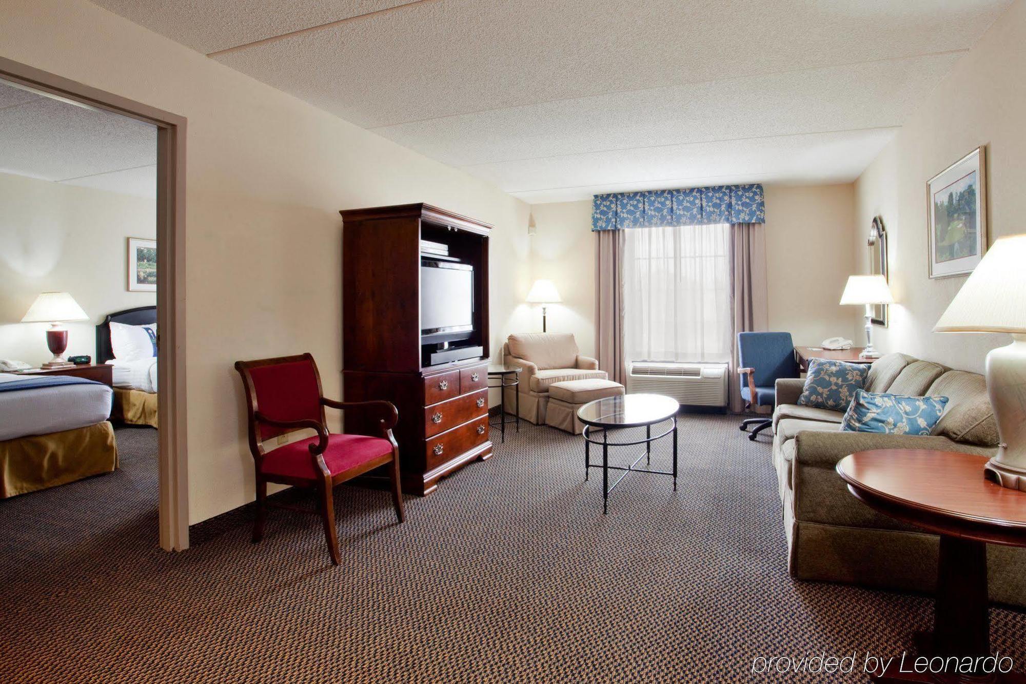 Holiday Inn Express & Suites Newport News, An Ihg Hotel Dış mekan fotoğraf