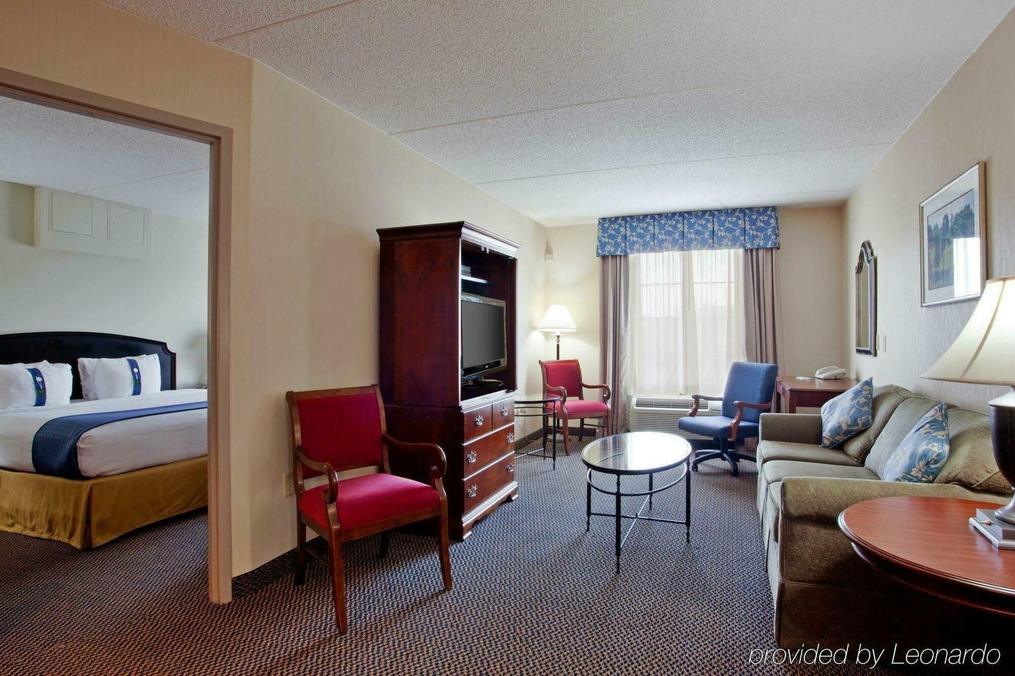 Holiday Inn Express & Suites Newport News, An Ihg Hotel Dış mekan fotoğraf