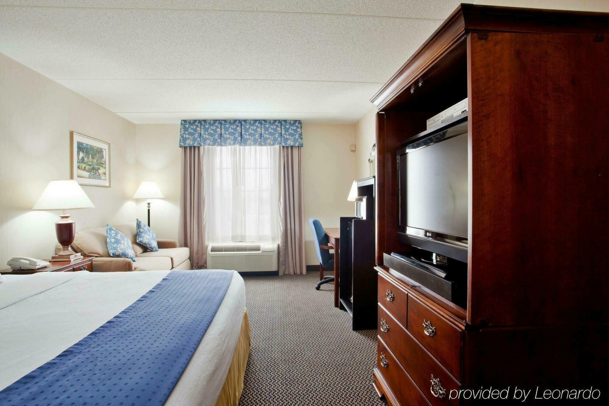 Holiday Inn Express & Suites Newport News, An Ihg Hotel Dış mekan fotoğraf